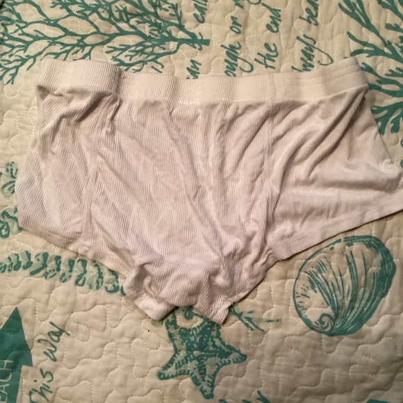 Tauwell, white ribbed trunk - Picture 3 of 3